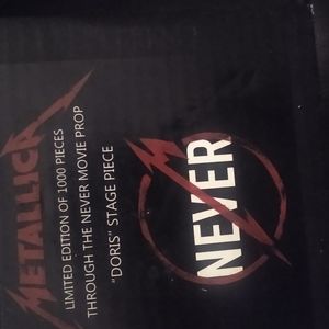 Metclub Metallica Doris piece